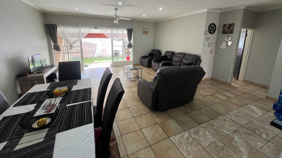 2 Bedroom Property for Sale in Rustenburg Central North West